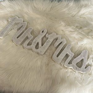 Mr & Mrs wooden sign